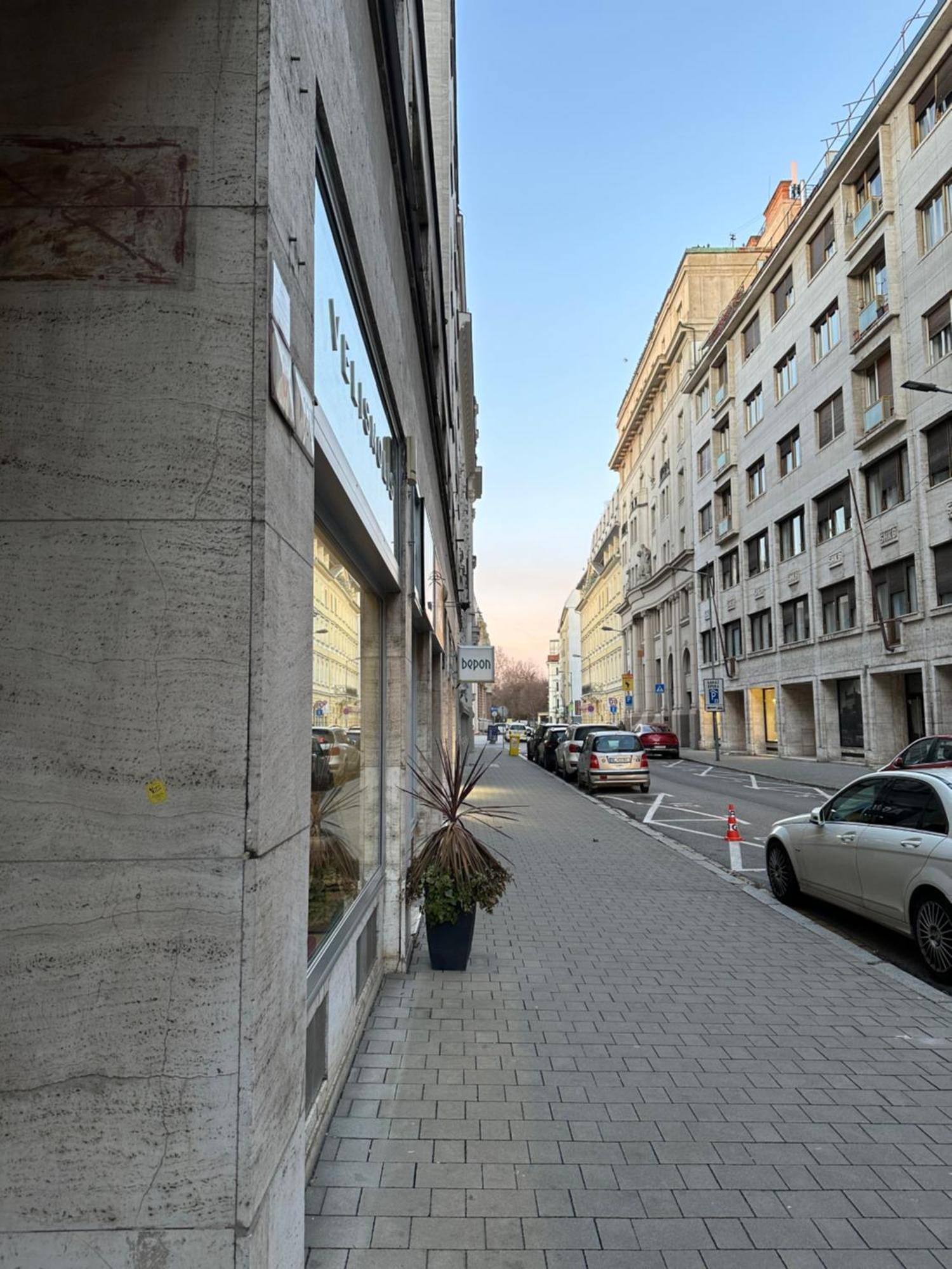 Bratislava Oldtown Apartment 130M2 ,60M2 Terrace And 2 Bathrooms Exterior photo